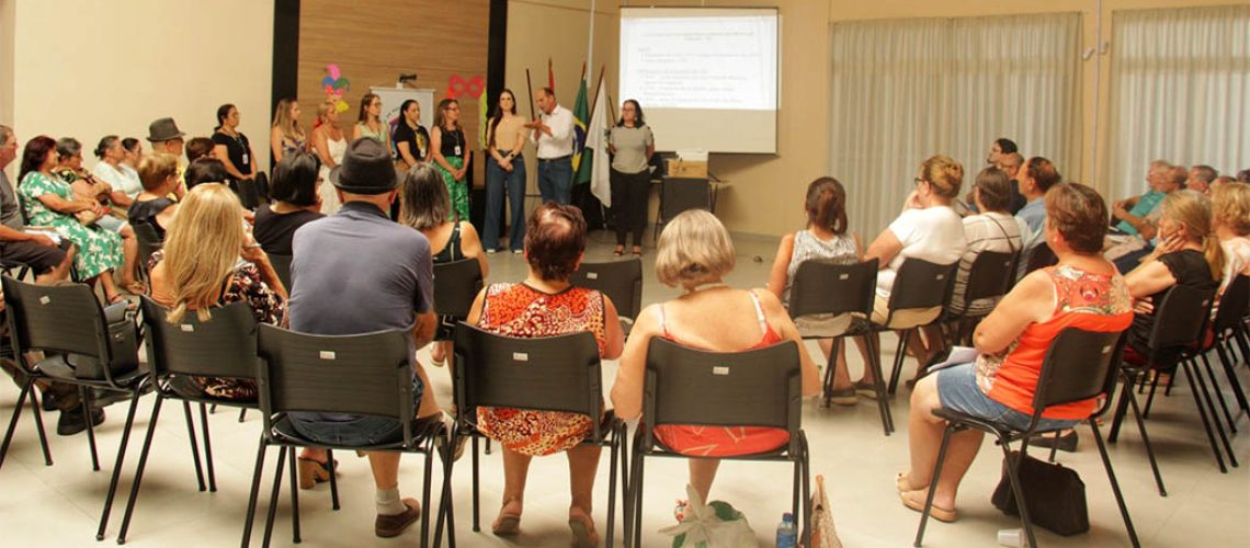 Reunião no CRI de Joaçaba fortalece laços com Grupos de Idosos