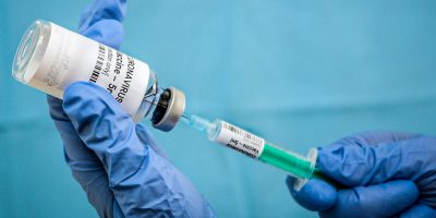 Nenhuma das candidatas a vacina que estão em testes clínicos avançados demonstrou, até agora, sinal claro de eficácia