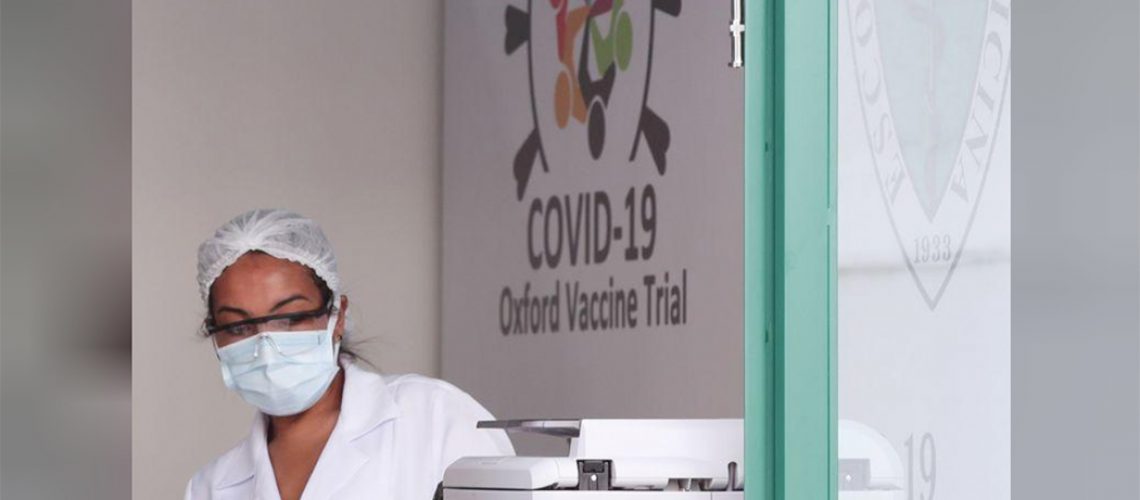 Funcionária da Unifesp em local onde potencial vacina contra Covid-19 está sendo testada/Foto:Amanda Perobelli - Reuters