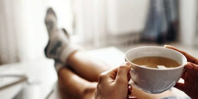 5 chás que ajudam a relaxar